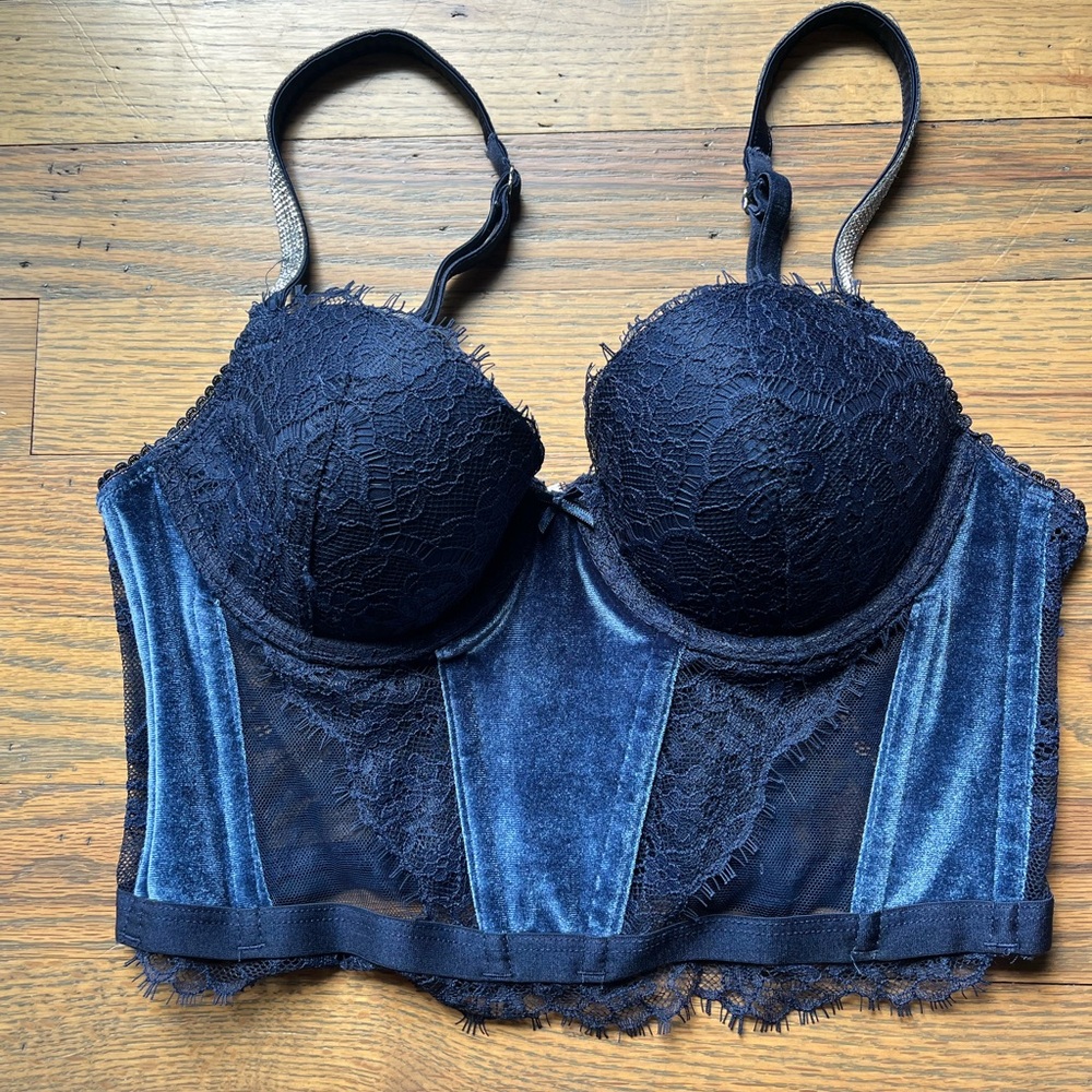 Victoria’s Secret dream angels navy lace bustier